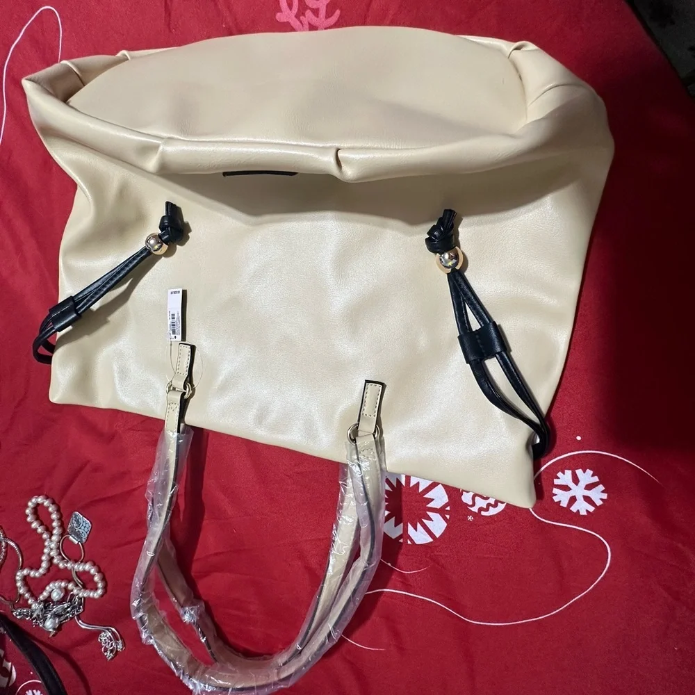 NWT Victoria Secret Cream handbag black Satin inner lining